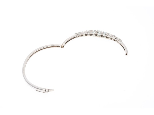 Sterling Silver Lovely Graduated Pale Blue Topaz Bangle Bracelet And Compatible Earrings