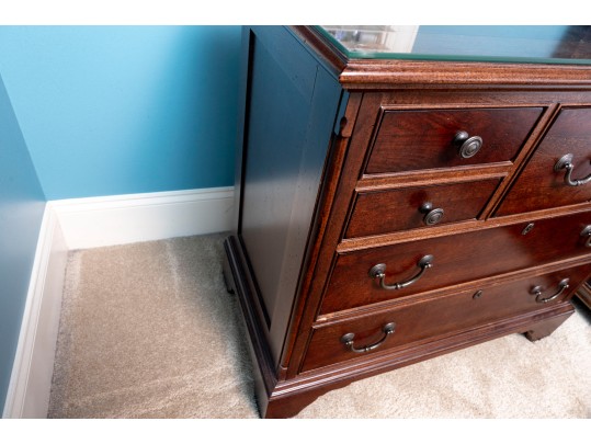 Stanley Furniture Georgian Chest With Glass Top