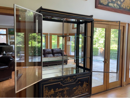 Stunning Chinoiserie Ebonized And Gilt Decorated Vitrine, 20th C. 