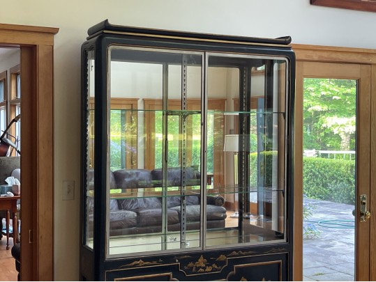 Stunning Chinoiserie Ebonized And Gilt Decorated Vitrine, 20th C. 