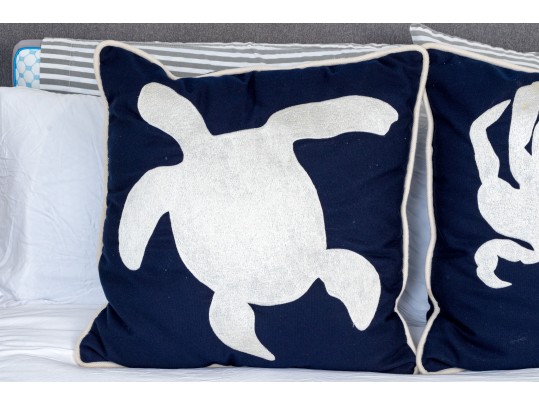 Adorable Pair Of Aquatic Life Accent Pillows 