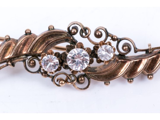 9k Rose Gold Pretty Antique Swirl Bar Brooch, Set With White Topaz Stones