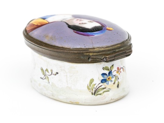 Antique Oval Battersea Box, Maria Gunning Portrait Theme