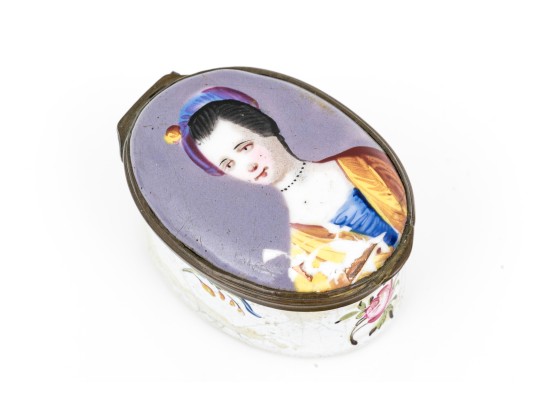 Antique Oval Battersea Box, Maria Gunning Portrait Theme