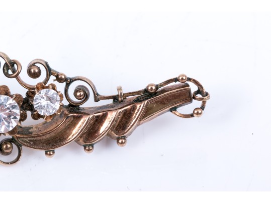 9k Rose Gold Pretty Antique Swirl Bar Brooch, Set With White Topaz Stones