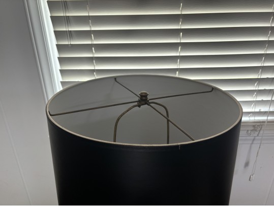 Chinoiserie Tole Tea Caddy Form Table Lamp