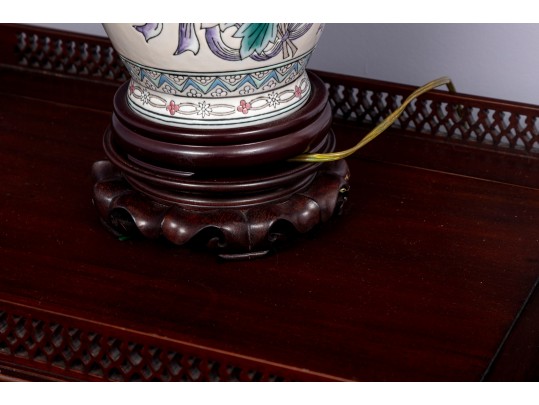 Chinese Porcelain Vase Form Table Lamp
