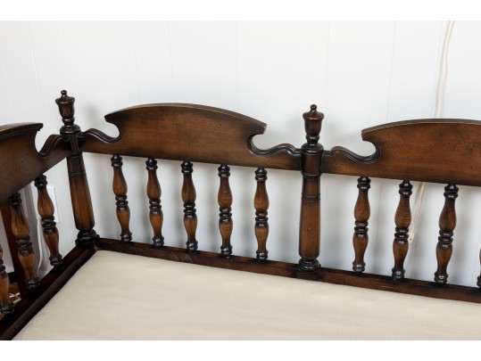 French Provincial Daybed Settee