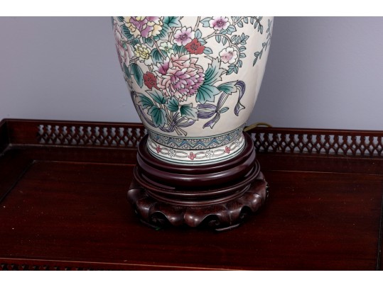 Chinese Porcelain Vase Form Table Lamp