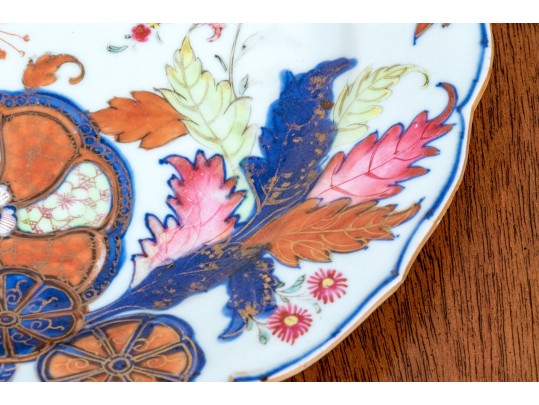 Antique, 18th-19th C., Pair Of Chinese Export 'Tobacco Leaf' Pattern Porcelain Plates