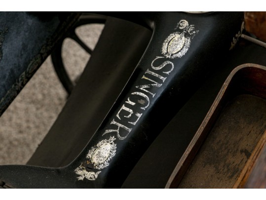 Singer Sewing Machine Table