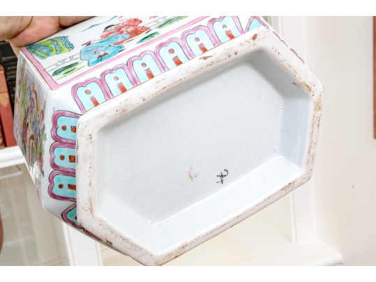 Chinese Famille Rose Porcelain Tea Caddy On A Wood Stand