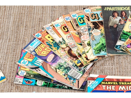 Large Lot Of Vintage Marvel Magazines, Approximately 55 Plus