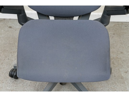 Steelcase Good Quality Office Chair Model 442A30