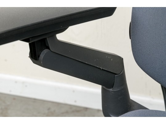 Steelcase Good Quality Office Chair Model 442A30