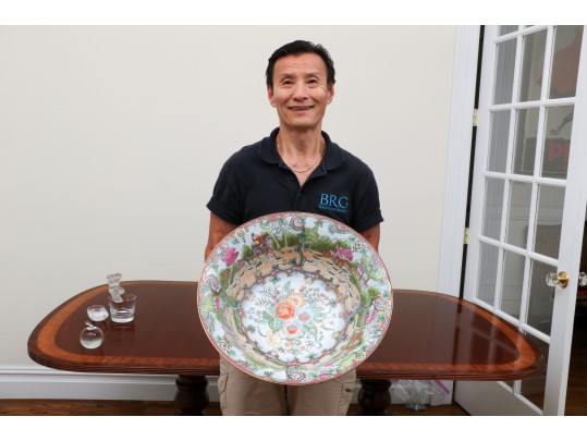 Large Chinese Famille Rose Export Porcelain Punch Centerpiece Bowl