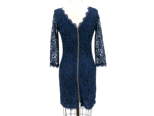 Diane Von Furstenburg Classic Navy Blue Long Sleeve Lace Sheath, Size 4