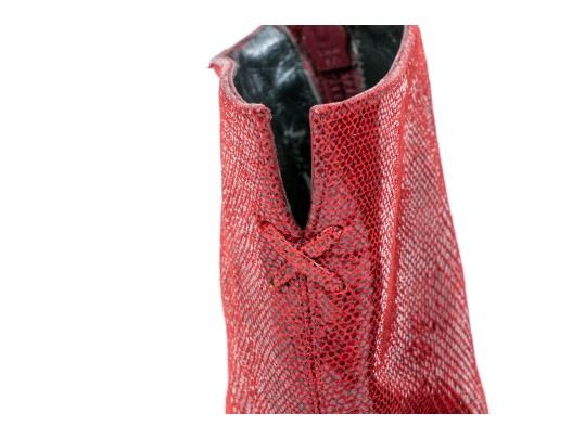 Stuart Weitzman Fun Reddish Burgundy Grained Patterned Back Zip Booties, Size 6 1/2 B