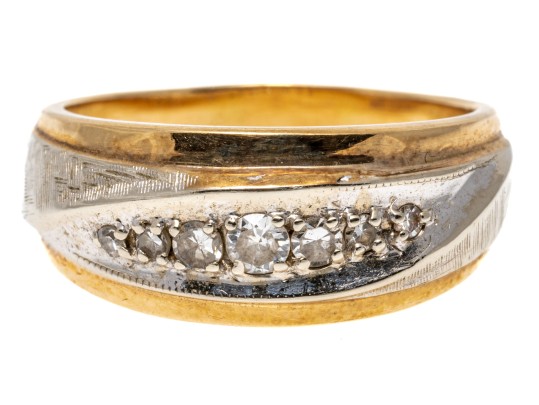 14K Yellow Gold Ring With White Gold And Graduated Diamond 