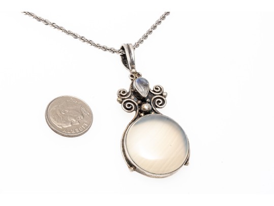 Charming Sterling And Pale Agate Pendant Necklace