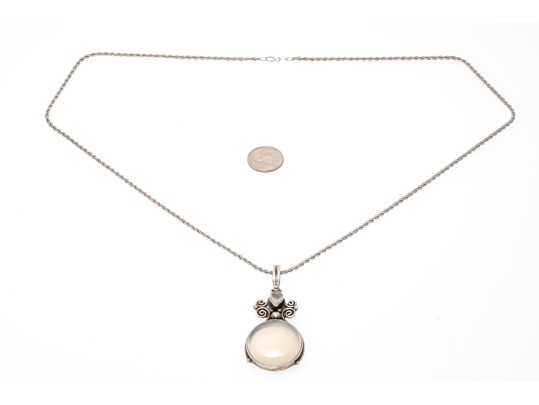 Charming Sterling And Pale Agate Pendant Necklace