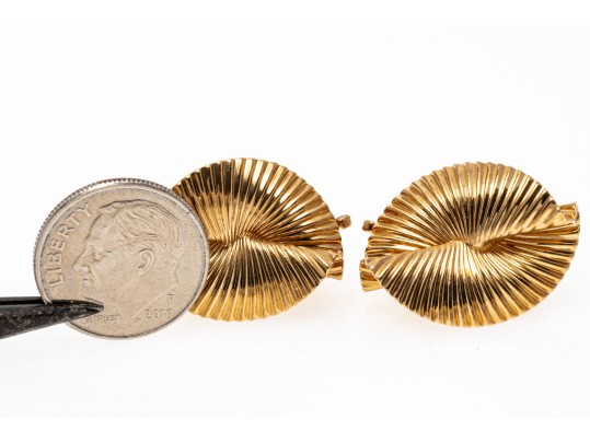 Opposing Ribbed Clip Back Earrings