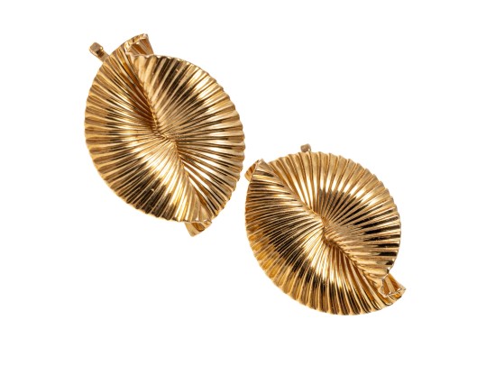 Opposing Ribbed Clip Back Earrings
