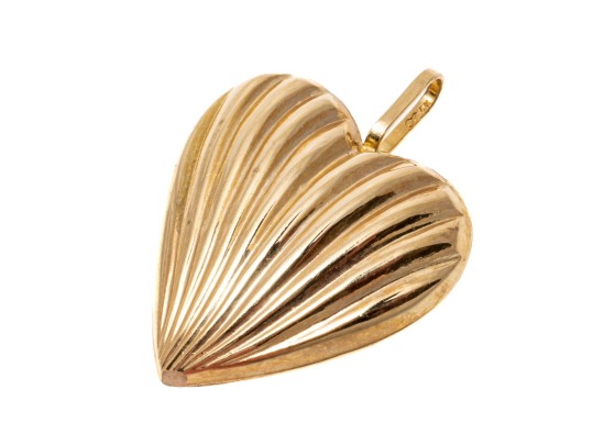 14K Romantic Ribbed Heart Pendant