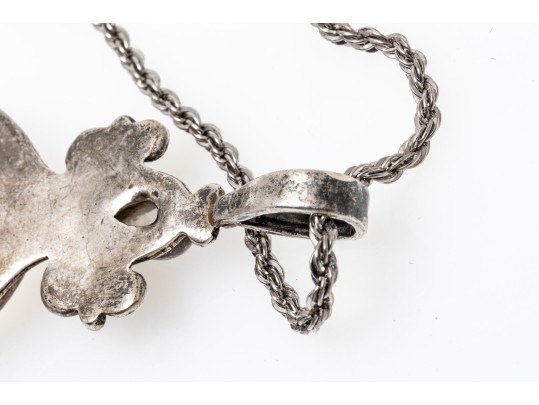 Charming Sterling And Pale Agate Pendant Necklace