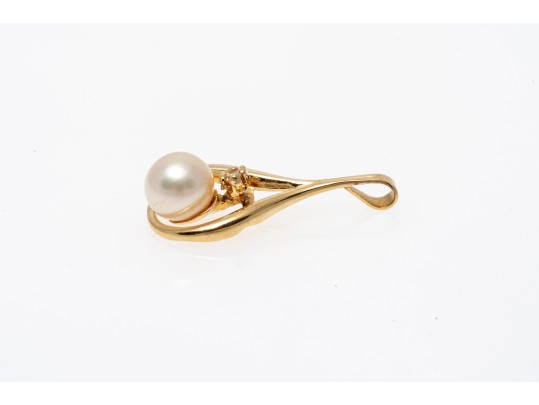 14K Pearl And Accent Diamond Teardrop Pendant