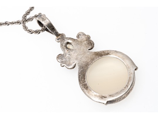 Charming Sterling And Pale Agate Pendant Necklace
