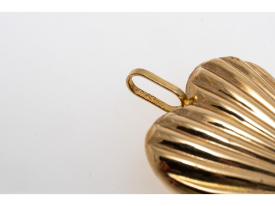 14K Romantic Ribbed Heart Pendant
