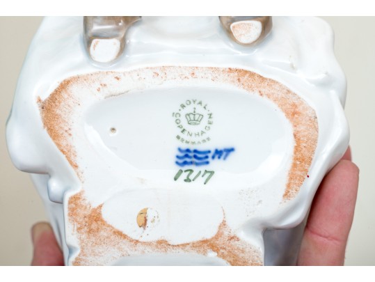 Vintage ROYAL COPENHAGEN 1317 Woman KNITTING / Sewing Bentner Porcelain Figurine