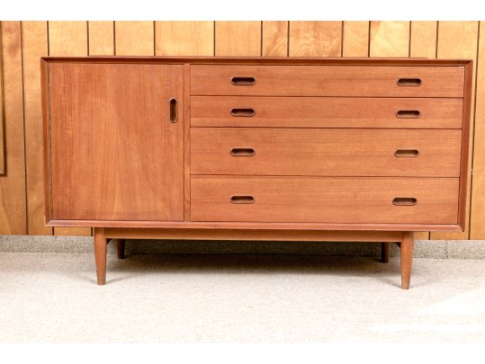 Danish Arne Vodder For Sibast Furniture Mid-Century Teak Credenza