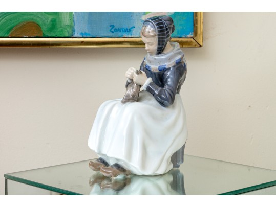 Vintage ROYAL COPENHAGEN 1317 Woman KNITTING / Sewing Bentner Porcelain Figurine
