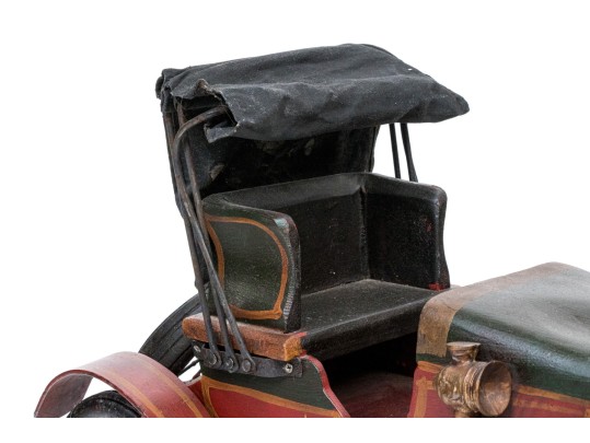 Decorative Paint Finished Metallic Antique Car Model