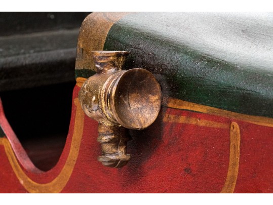 Decorative Paint Finished Metallic Antique Car Model