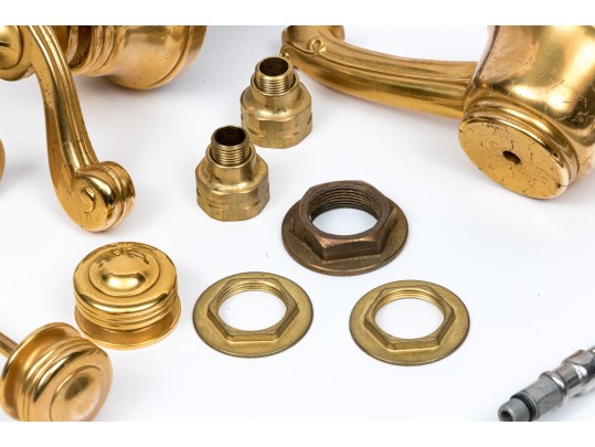 Brass Three Piece Faucet Set With Hardware