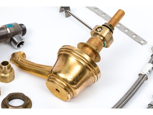 Brass Three Piece Faucet Set With Hardware
