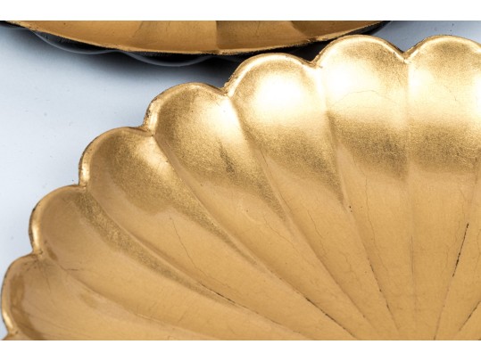 Set Of 11 Japanese Lacquered Chrysanthemum Form Plates