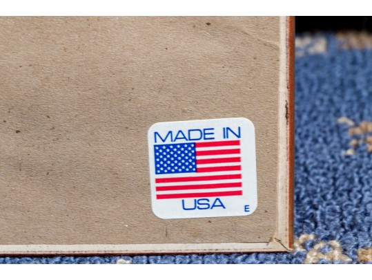 Signed Oil On Canvas, Street Scene In Front Of A Bistro