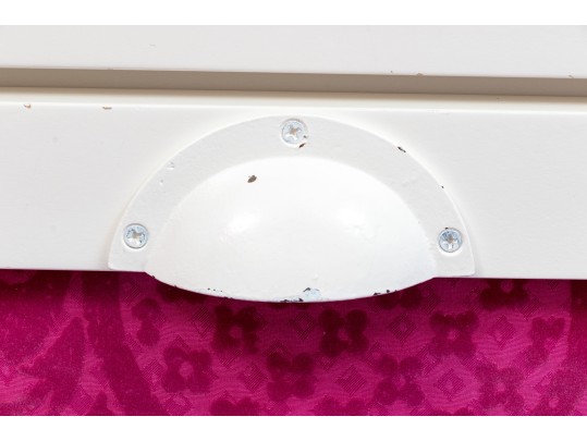 Fabulous Farmhouse Chic Dresser Chest