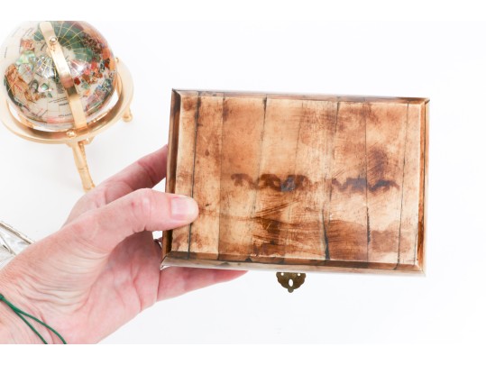 Pretty Trio Of Table Top Decor