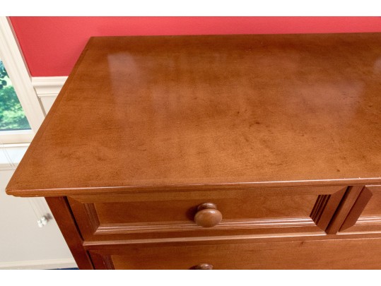 Traditional Chest Of Drawers