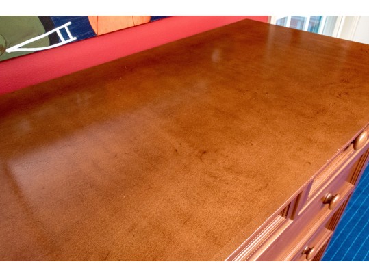 Traditional Chest Of Drawers