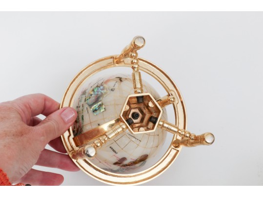 Pretty Trio Of Table Top Decor