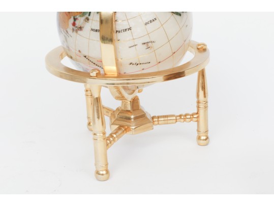 Pretty Trio Of Table Top Decor