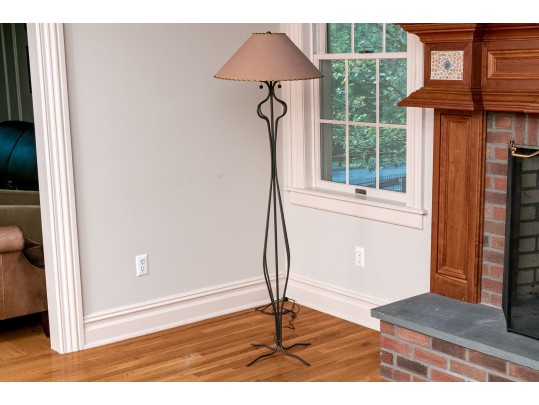 Chic Wireform Floor Lamp With Shade
