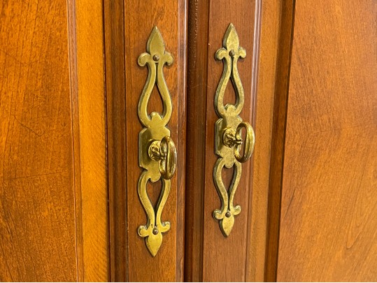 Stunning American Drew Cherry Chippendale Style Media Armoire