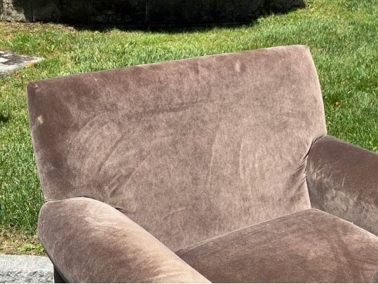 Stylish Basset Furniture Upholstered Chaise Lounge